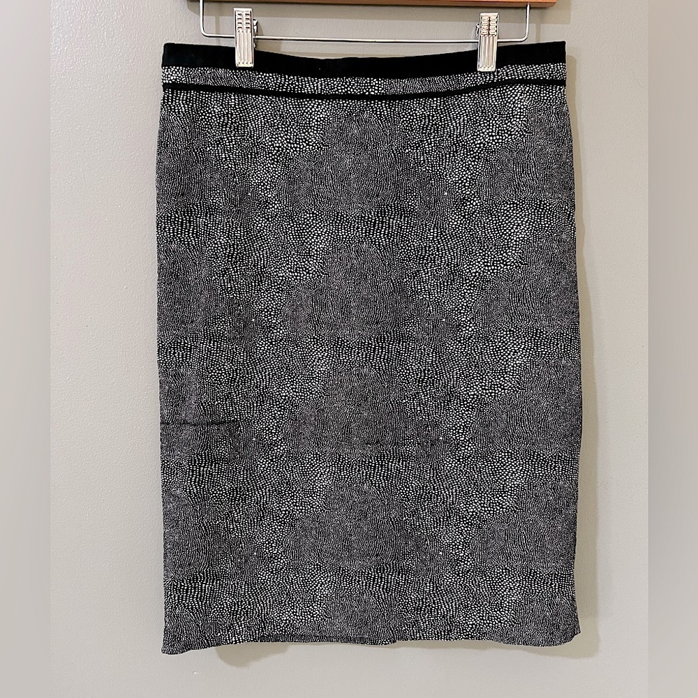 Melanie Lyne black and white print straight pencil skirt short knee length 4